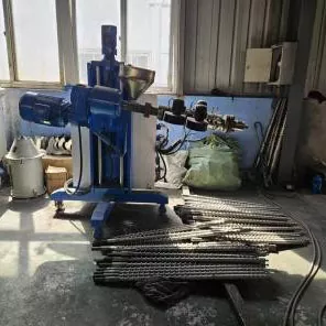 Mini jednošnekový extruder